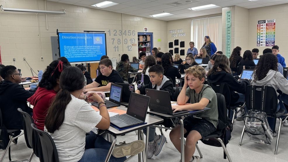 Image for story: Florida bill proposes removal of Algebra, English exam requirements for graduation