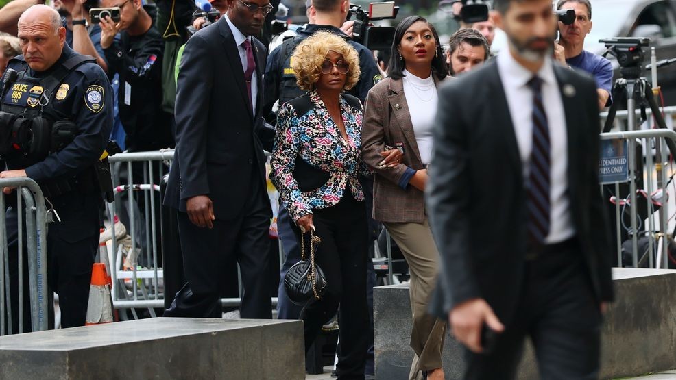 Image for story: PHOTOS DAY 2: Family enters Sean 'Diddy' Combs trial ahead of Cassie testimony