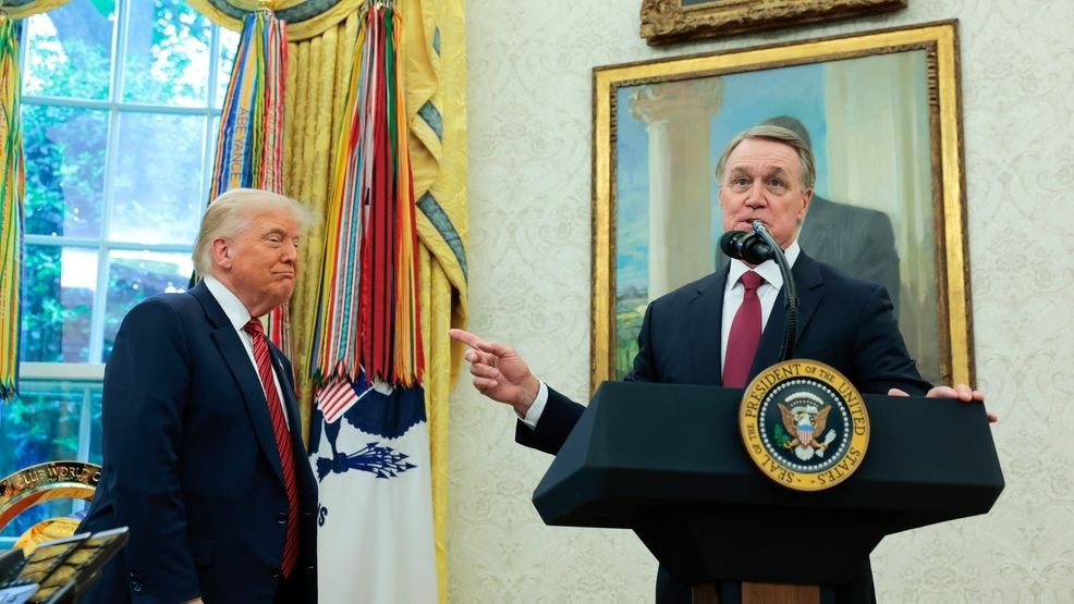 Image for story: Trump swears-in David Perdue as Ambassador to China