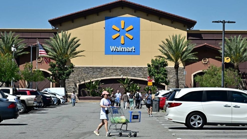 Image for story: Walmart warns of higher prices in Q1 earnings call, sticks to full year guidance