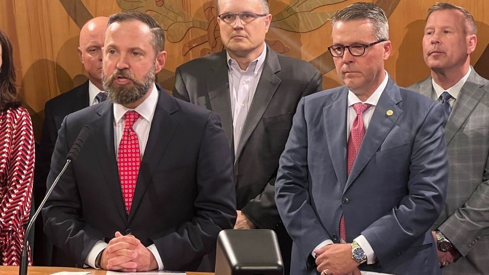 Image for story: Texas House approves school voucher bill, effectively ending legislative battle