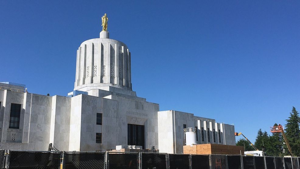 Image for story: Oregon Republicans try to get sanctuary law bill out of committee to full House vote