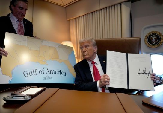 Image for story: House approves bill renaming Gulf of America