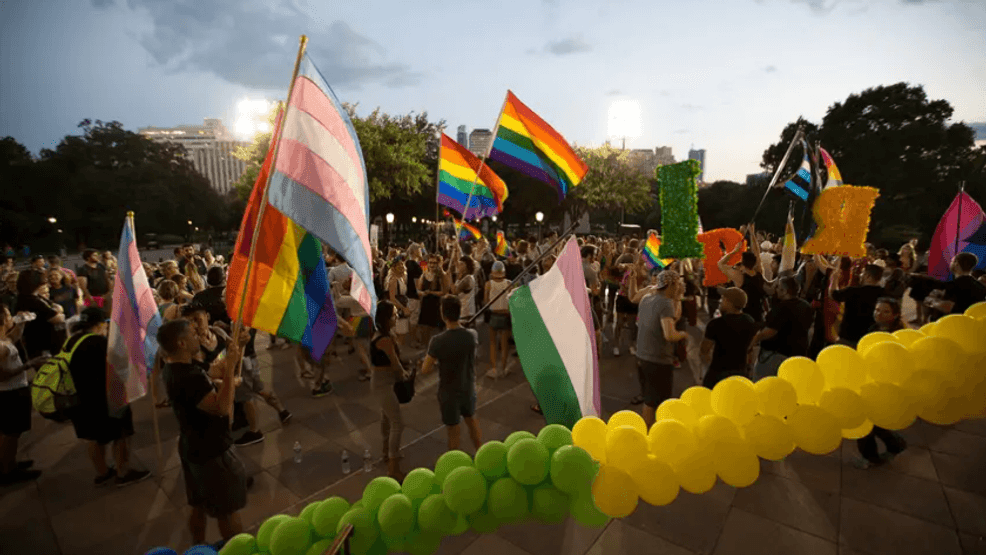 Image for story: Texas House votes to repeal ban on 'homosexual conduct'